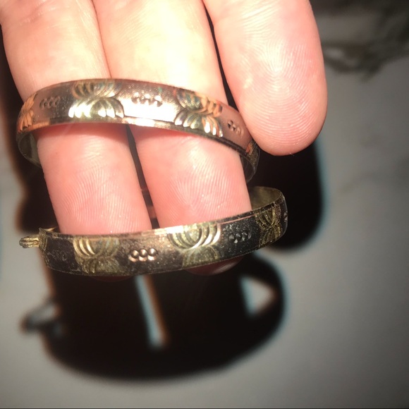 Silver Hoop earrings - Picture 3 of 3